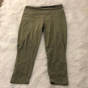 Victoria secret knock out capris size large